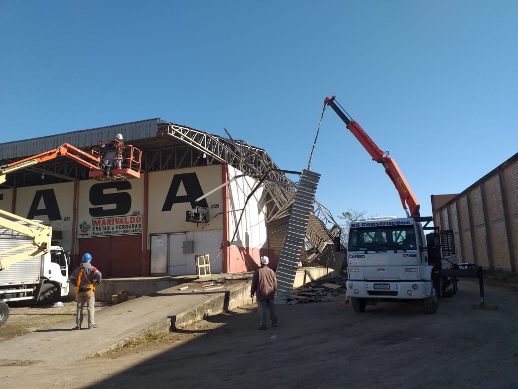 ceasa tubarao telhado